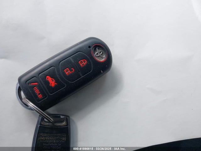 3MYDLBYV2JY321213 Toyota YARIS IA