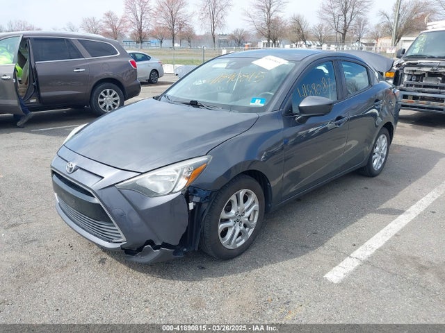 3MYDLBYV2JY321213 Toyota YARIS IA