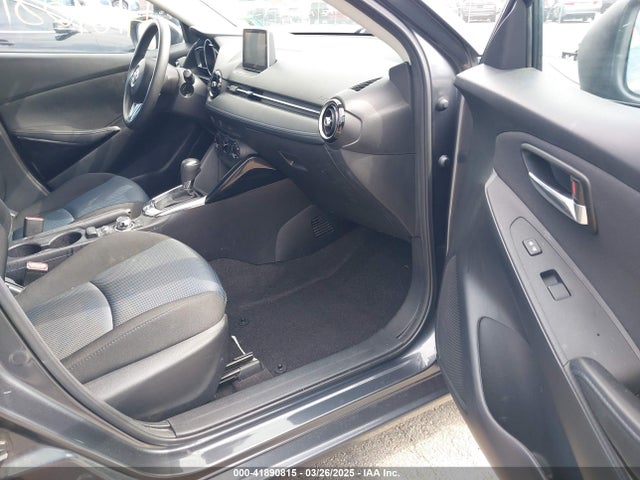 3MYDLBYV2JY321213 Toyota YARIS IA