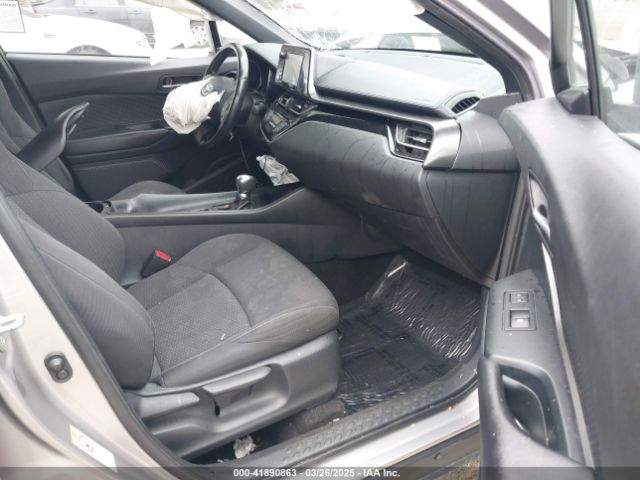 NMTKHMBX4JR023586 Toyota C-HR XLE