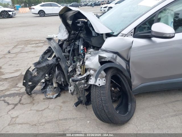 NMTKHMBX4JR023586 Toyota C-HR XLE