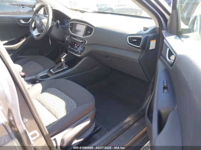 KMHC65LC7JU065772 Hyundai Ioniq Hybrid Blue