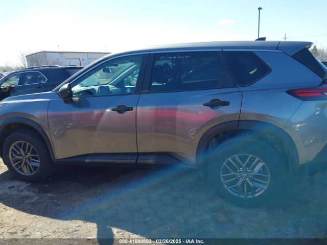 5N1BT3AA6PC801741 Nissan Rogue S Fwd