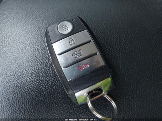 5XXGT4L39KG356953 KIA Optima S