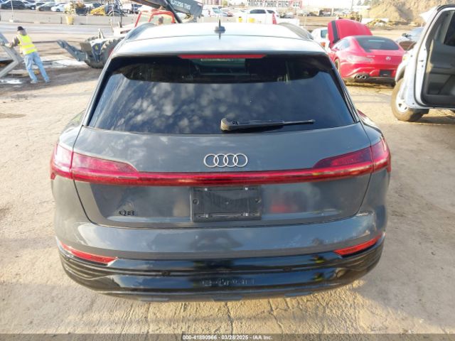 WA14AAGE6RB013322 Audi Q8 E-tron Premium Quattro