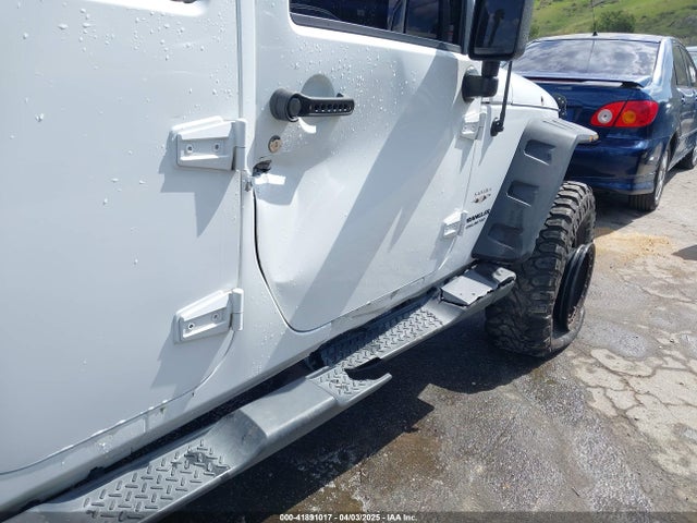 1C4BJWEG5HL731242 Jeep Wrangler Unlimited Sahara 4x4