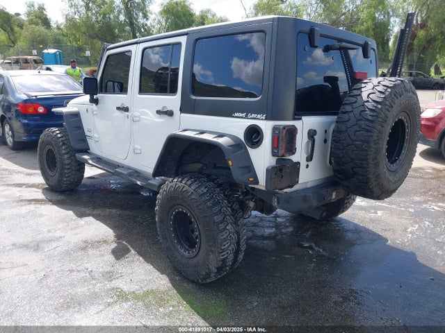 1C4BJWEG5HL731242 Jeep Wrangler Unlimited Sahara 4x4