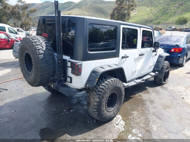 1C4BJWEG5HL731242 Jeep Wrangler Unlimited Sahara 4x4