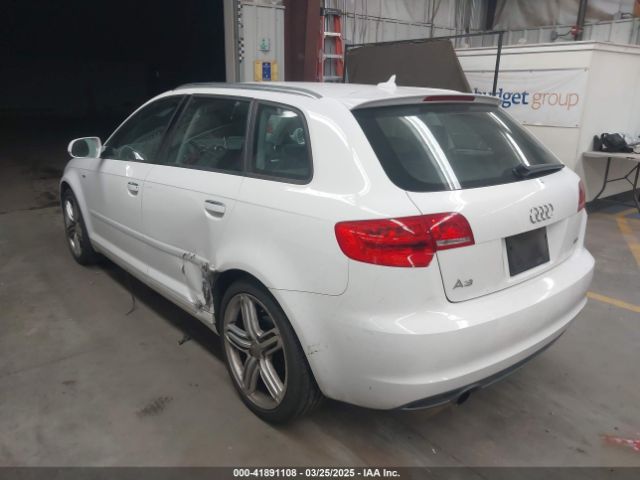 2013 AUDI A3 WAUKJAFM0DA005072 Photo 2