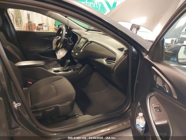 1G1ZD5ST0JF242780 Chevrolet MALIBU LT