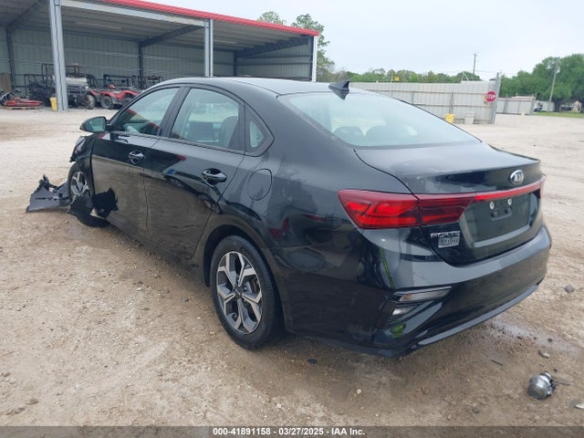 3KPF24AD5ME402798 KIA Forte Lxs