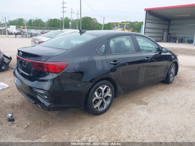 3KPF24AD5ME402798 KIA Forte Lxs