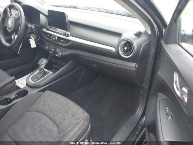 3KPF24AD5ME402798 KIA Forte Lxs