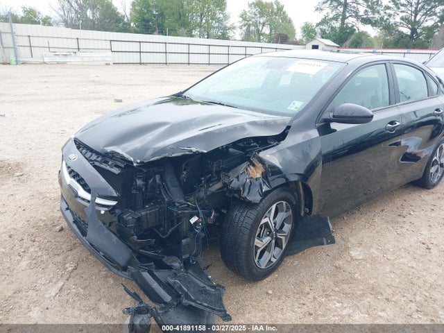 3KPF24AD5ME402798 KIA Forte Lxs