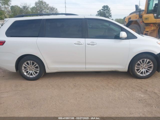 5TDYK3DC8FS639221 Toyota Sienna Xle Premium 8 Passenger