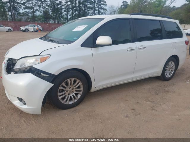 5TDYK3DC8FS639221 Toyota Sienna Xle Premium 8 Passenger