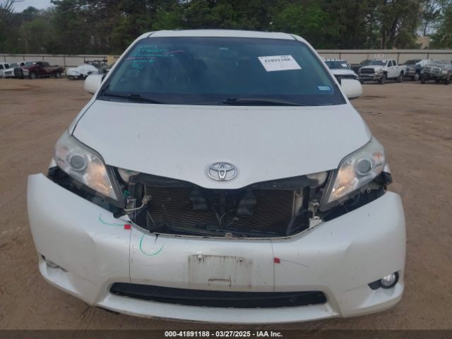 5TDYK3DC8FS639221 Toyota Sienna Xle Premium 8 Passenger