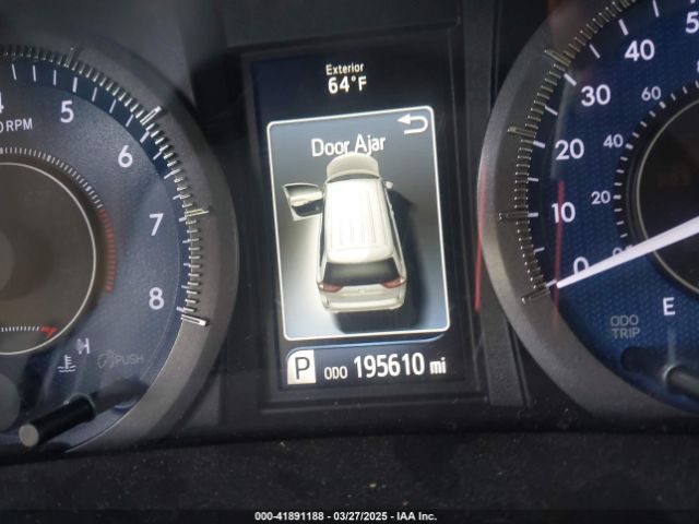 5TDYK3DC8FS639221 Toyota Sienna Xle Premium 8 Passenger