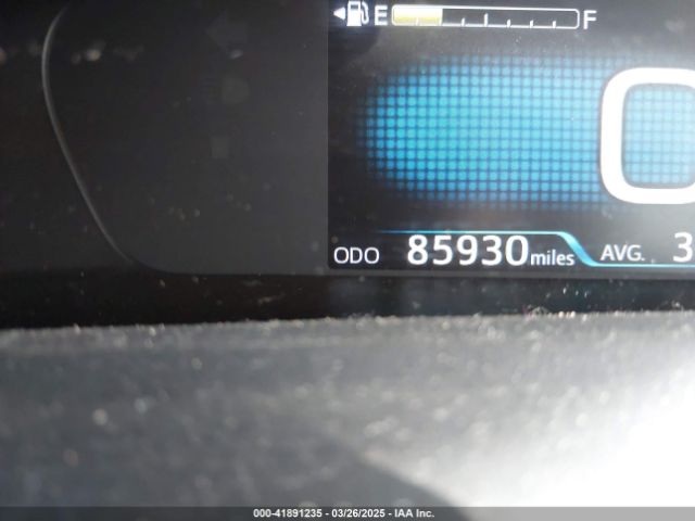 JTDKARFU1G3015572 Toyota Prius Three Touring