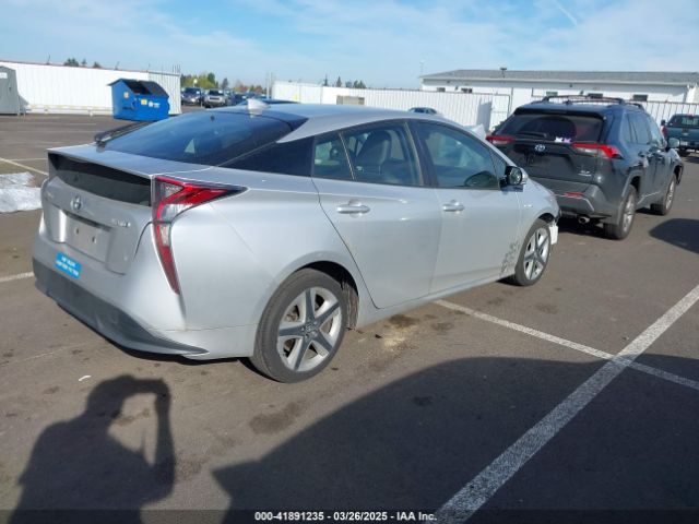 JTDKARFU1G3015572 Toyota Prius Three Touring