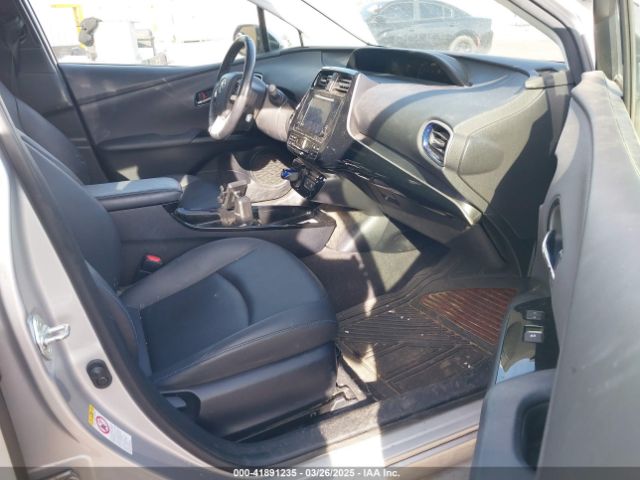 JTDKARFU1G3015572 Toyota Prius Three Touring