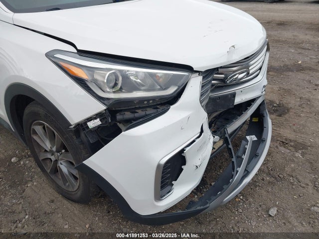 KM8SMDHF0HU225712 Hyundai Santa Fe Se