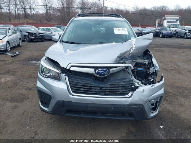 JF2SKAGCXKH423828 Subaru Forester Premium