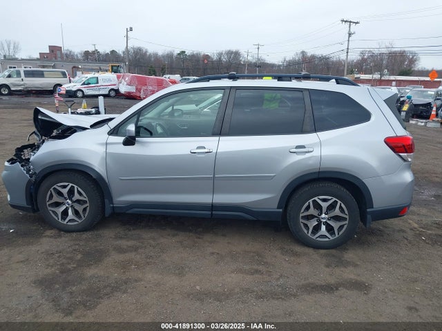 JF2SKAGCXKH423828 Subaru Forester Premium