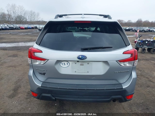 JF2SKAGCXKH423828 Subaru Forester Premium
