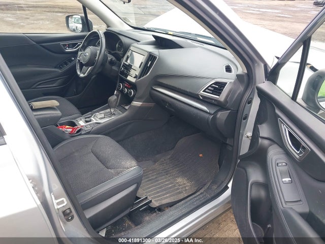 JF2SKAGCXKH423828 Subaru Forester Premium