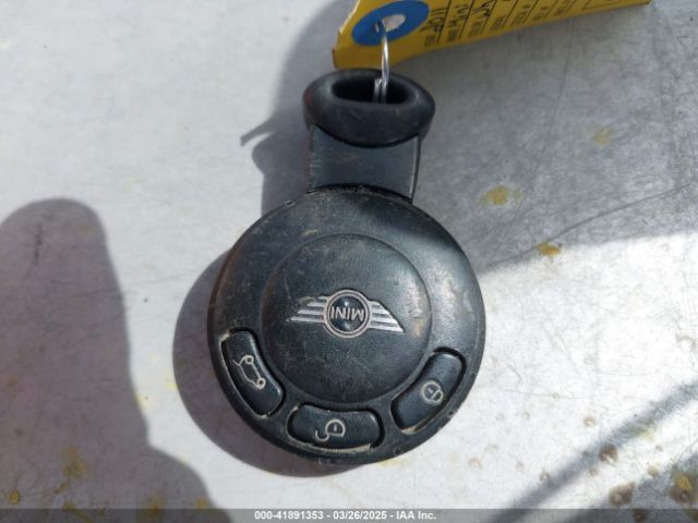 2011 MINI COOPER WMWSU3C58BT184415 Photo 10