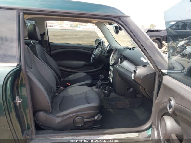 2009 MINI COOPER CLUBMAN WMWML335X9TX36146 Photo 4