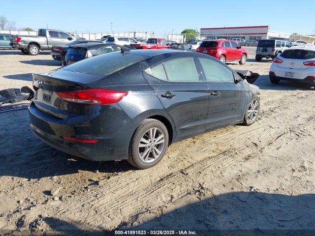 5NPD84LF1HH013520 Hyundai ELANTRA SE