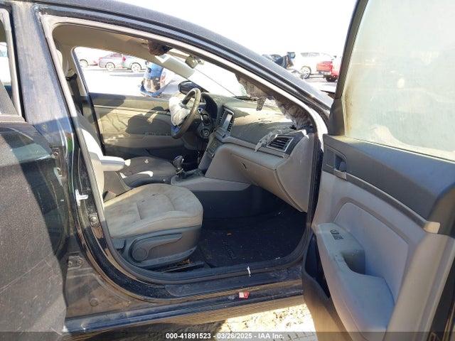 5NPD84LF1HH013520 Hyundai ELANTRA SE