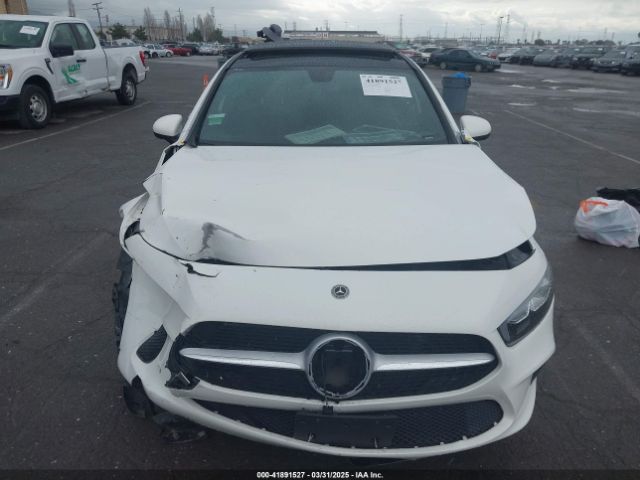 W1K3G4EB7NJ328176 Mercedes-Benz A 220