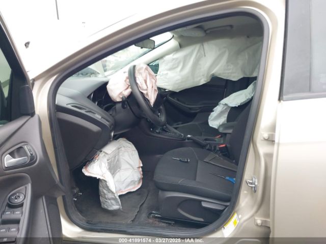 1FADP3K29JL249531 Ford FOCUS SE