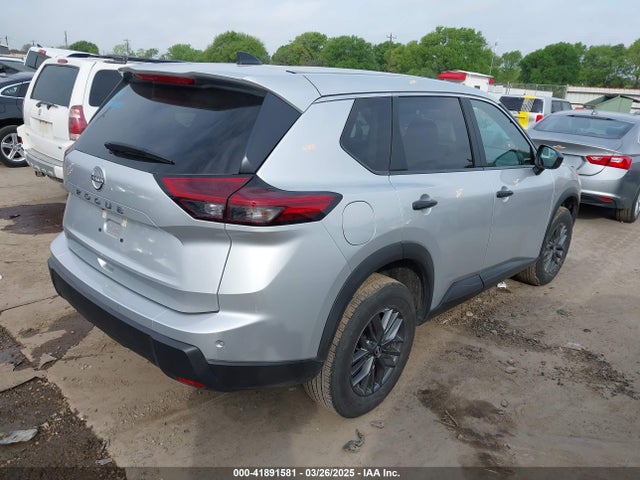 5N1BT3AA2RC718388 Nissan Rogue S Fwd