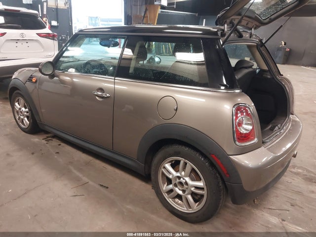 2013 MINI HARDTOP WMWSU3C55DT679450 Photo 2