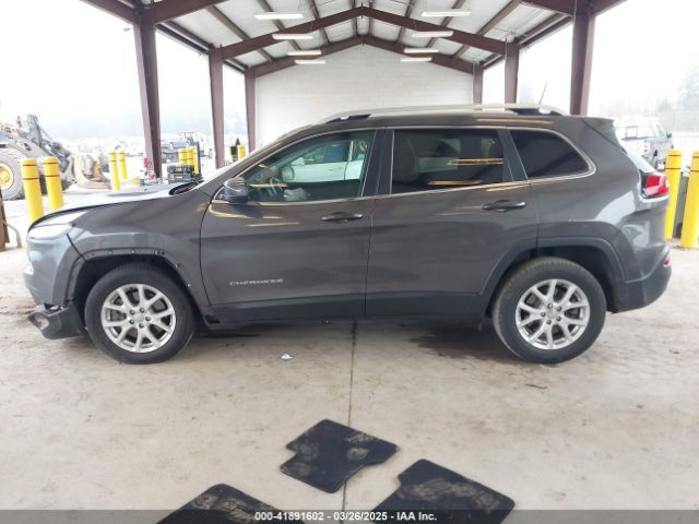 1C4PJLLX7JD556922 Jeep Cherokee Latitude Plus Fwd