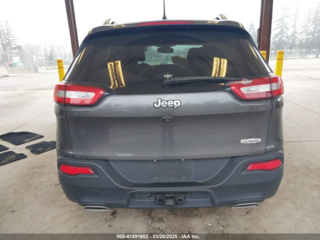 1C4PJLLX7JD556922 Jeep Cherokee Latitude Plus Fwd