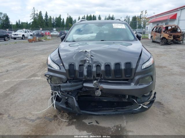 1C4PJLLX7JD556922 Jeep Cherokee Latitude Plus Fwd