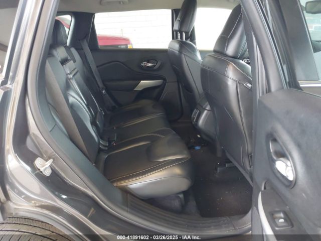 1C4PJLLX7JD556922 Jeep Cherokee Latitude Plus Fwd