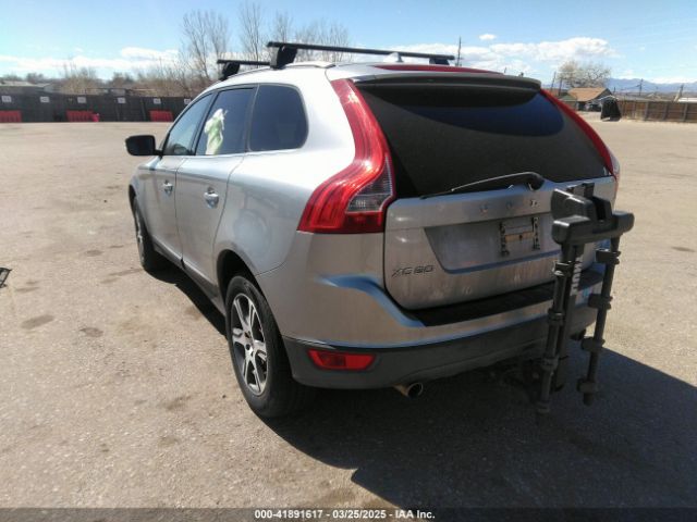 2011 VOLVO XC60 YV4902DZ8B2172762 Photo 2