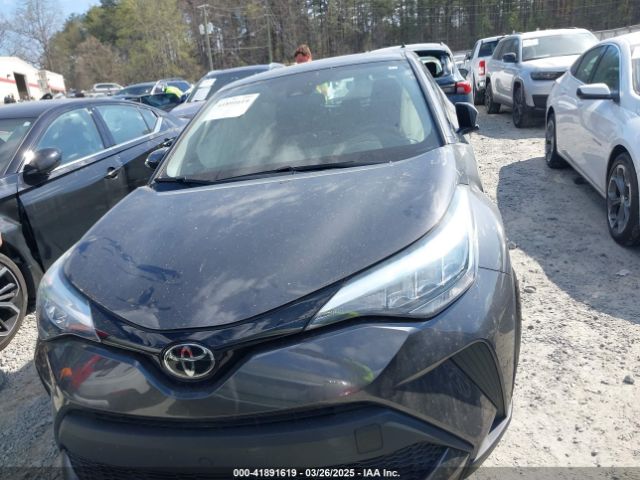 NMTKHMBX3MR128835 Toyota C-HR LE