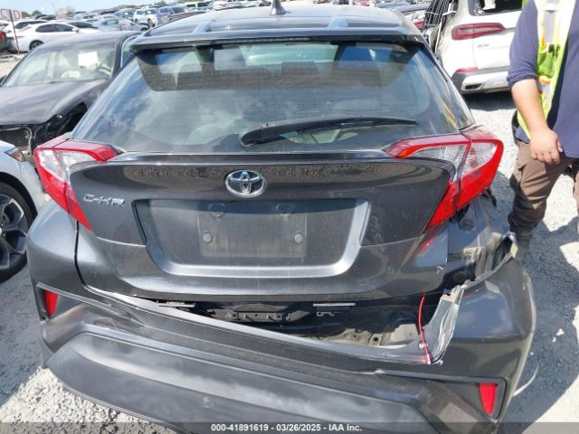 NMTKHMBX3MR128835 Toyota C-HR LE