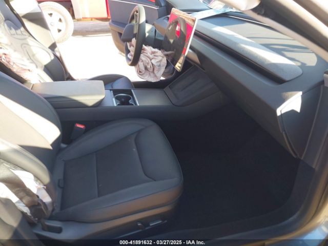 5YJ3E1EA1SF877574 Tesla Model 3 Long Range Rear-wheel Drive