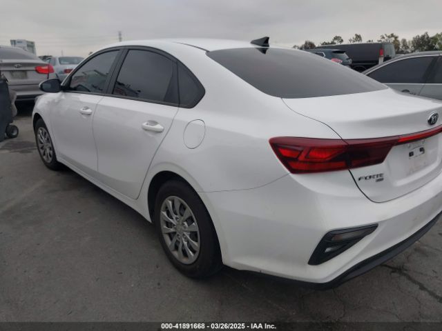 3KPF24AD2ME345167 KIA FORTE FE