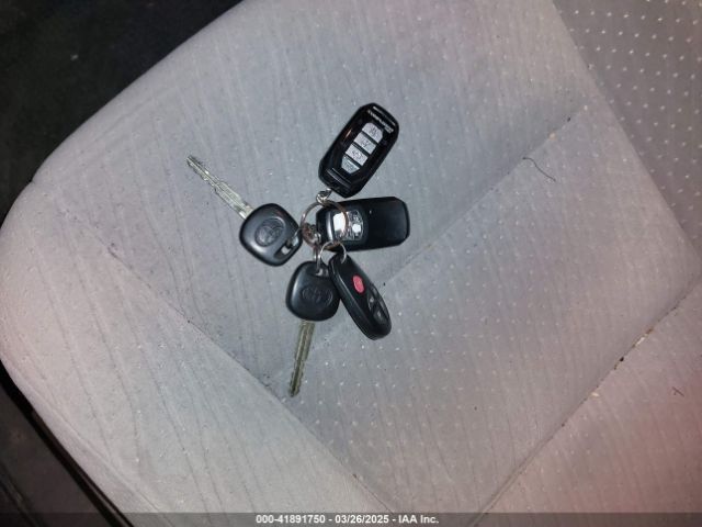 5TDKK3DC6FS652281 Toyota Sienna Le 8 Passenger