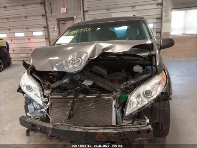 5TDKK3DC6FS652281 Toyota Sienna Le 8 Passenger