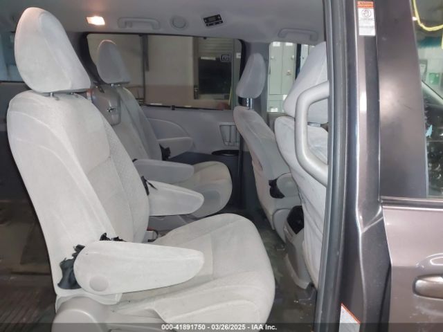 5TDKK3DC6FS652281 Toyota Sienna Le 8 Passenger